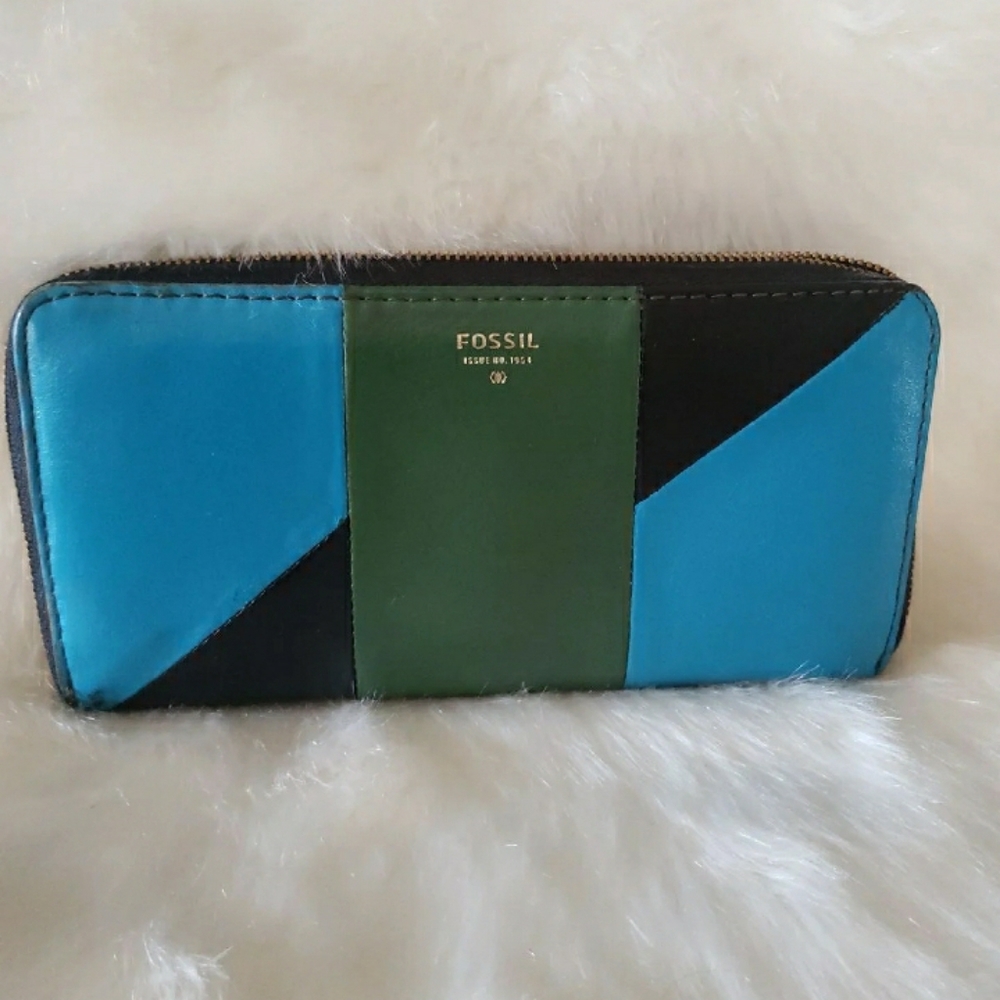 Fossil Leather Zip Around Wallet